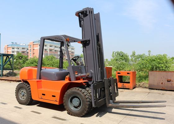 China Hochleistungsantriebsachse-dieselbetriebene 6 Tonnen-Lager-Gabelstapler 1220 * 150 * 55 Millimeter-Gabel-Größe fournisseur