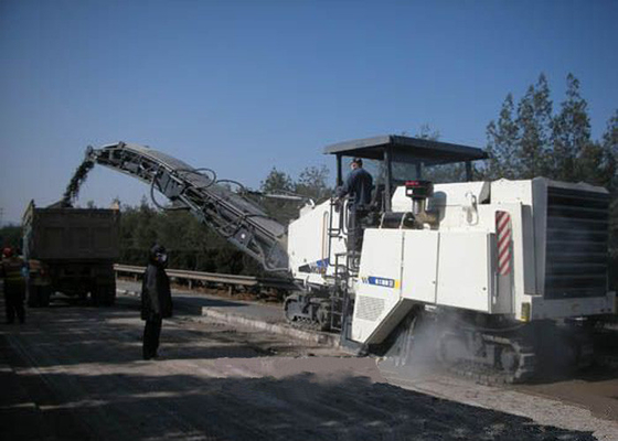 China Kalte vertikale Fräsmaschine XCMG für Hauptasphalt-Beton-Straßenunterhaltung fournisseur