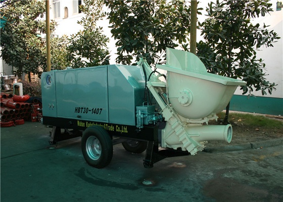 China Anhänger-Art hydraulische Betonpumpe für geschäumter Zement-/Feinsplitt-Beton fournisseur