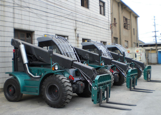 China 2,5 Tonnen-Derrickkran-Boom-Erweiterungs-Gabelstapler mit Hinterradhydraulischer lenkhilfe fournisseur
