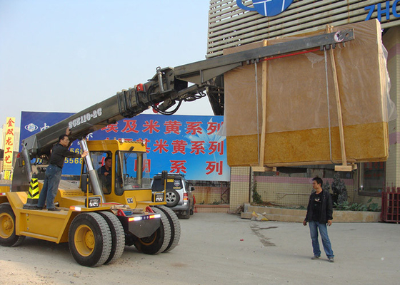 China Hydraulischer mechanischer Getriebe-Teleskopausleger-Gabelstapler für Bau-Stellen fournisseur