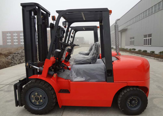 China 4 Tonnen-Ausgleichsgewicht-industrielle Gabelstapler mit Seitenverschiebung/Automatikgetriebe fournisseur