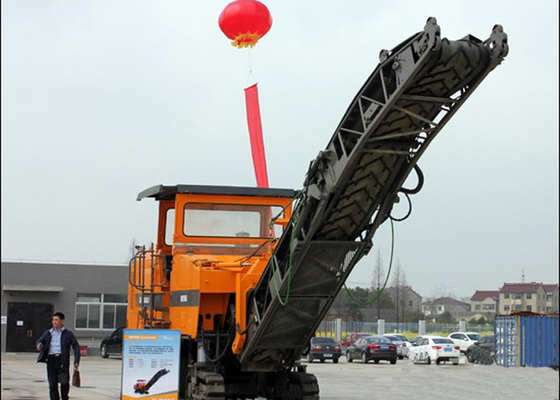 China 1.3M maximale Prägebreiten-kalte Fräsmaschine für kalte Planierungsasphalt-Pflasterung fournisseur