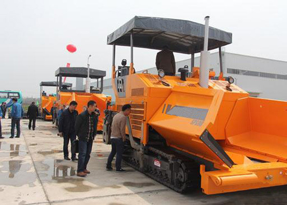 China Asphalt-kalte Prägeerdbewegliche Maschinerie mit 120MM maximaler Prägetiefe fournisseur